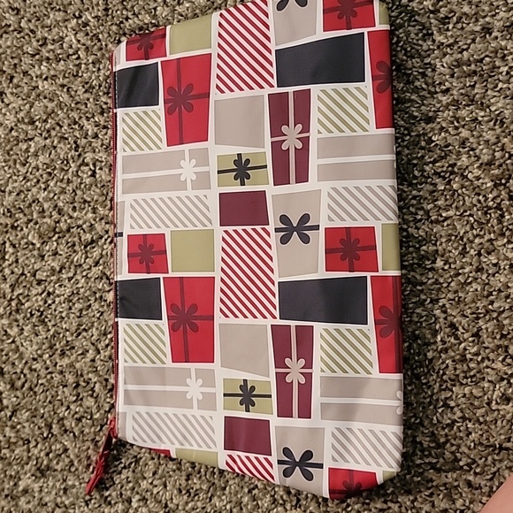 Thirty-One Thermal Pouch - Picture 2 of 4